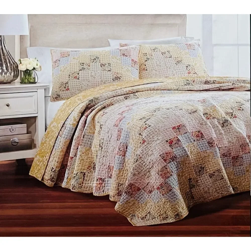 NEW❤️Martha Stewart Patchwork Floral Cotton Fill/Queen Quilt